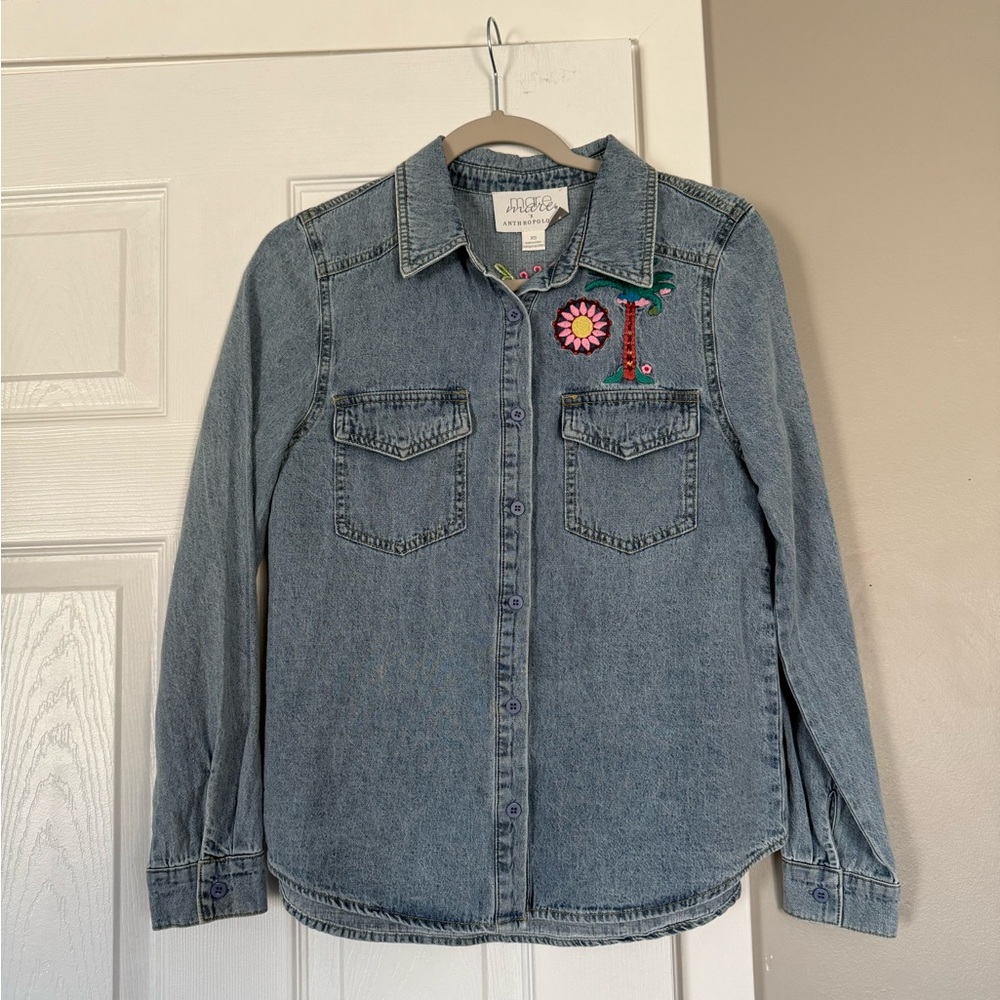 Anthropologie embroidered palm tree light weight button down top